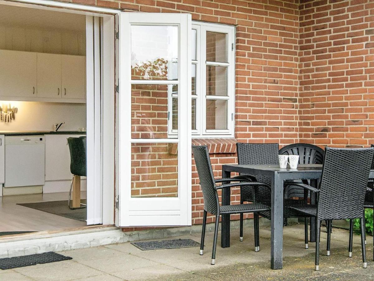 4 Person Holiday Home In R M Rømø Kirkeby Exteriör bild